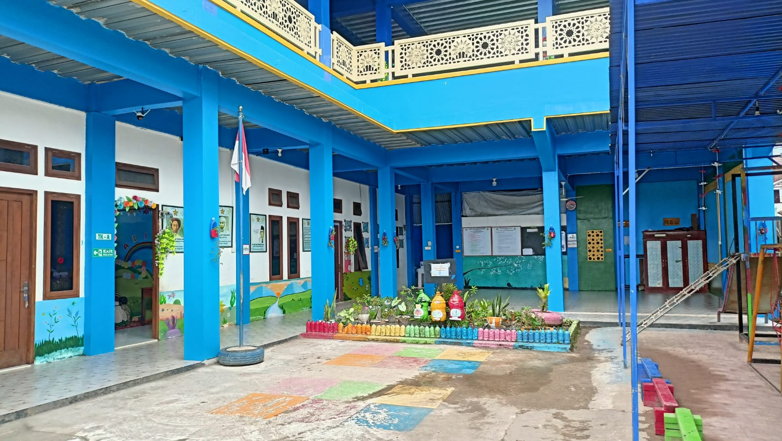 Halaman Sekolah